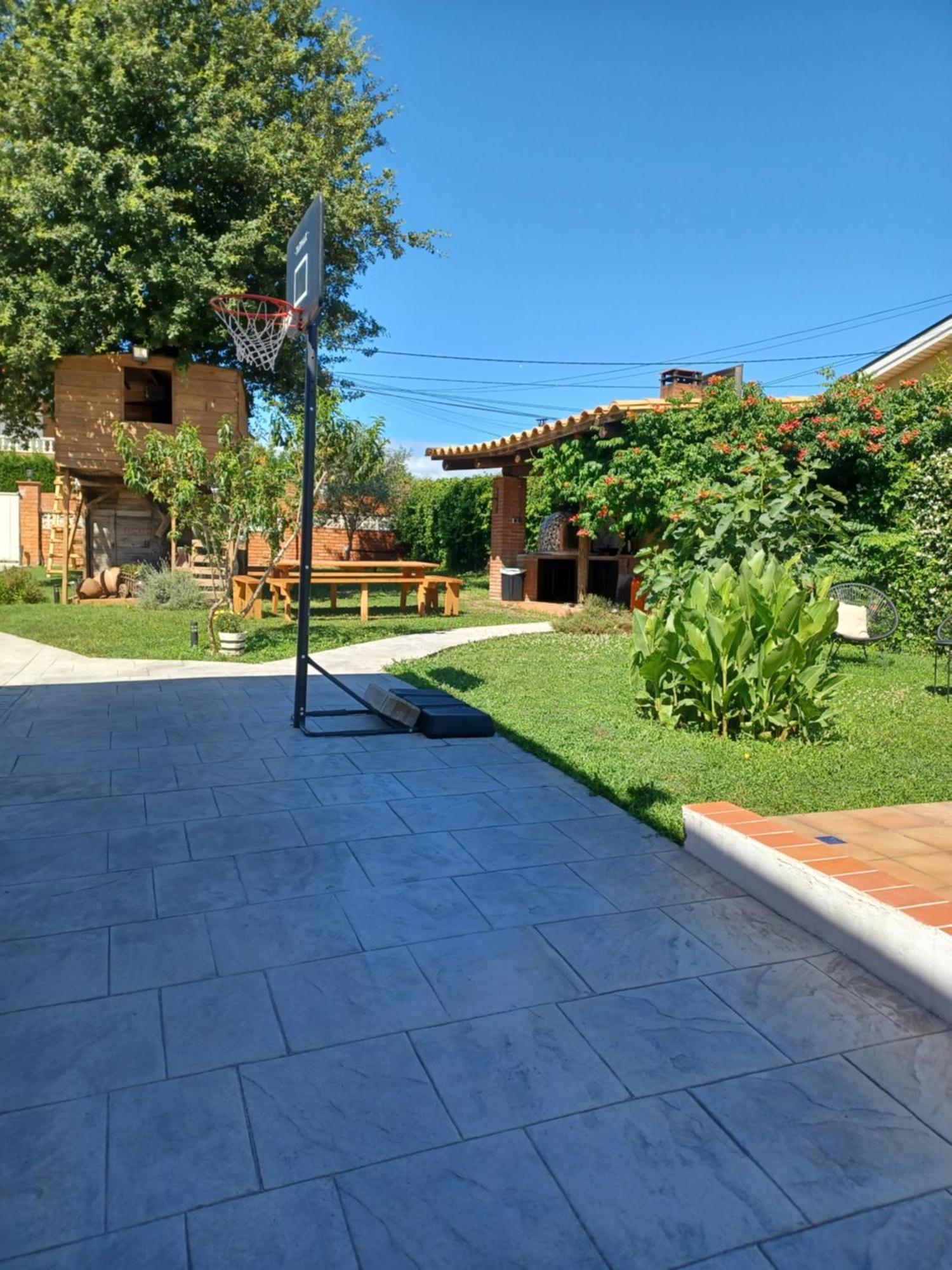 Villa Piscina De Sal Barbacoa Wifi, Parking Gratis, 3 Min Pga Casa El Roble Gerona Exterior foto
